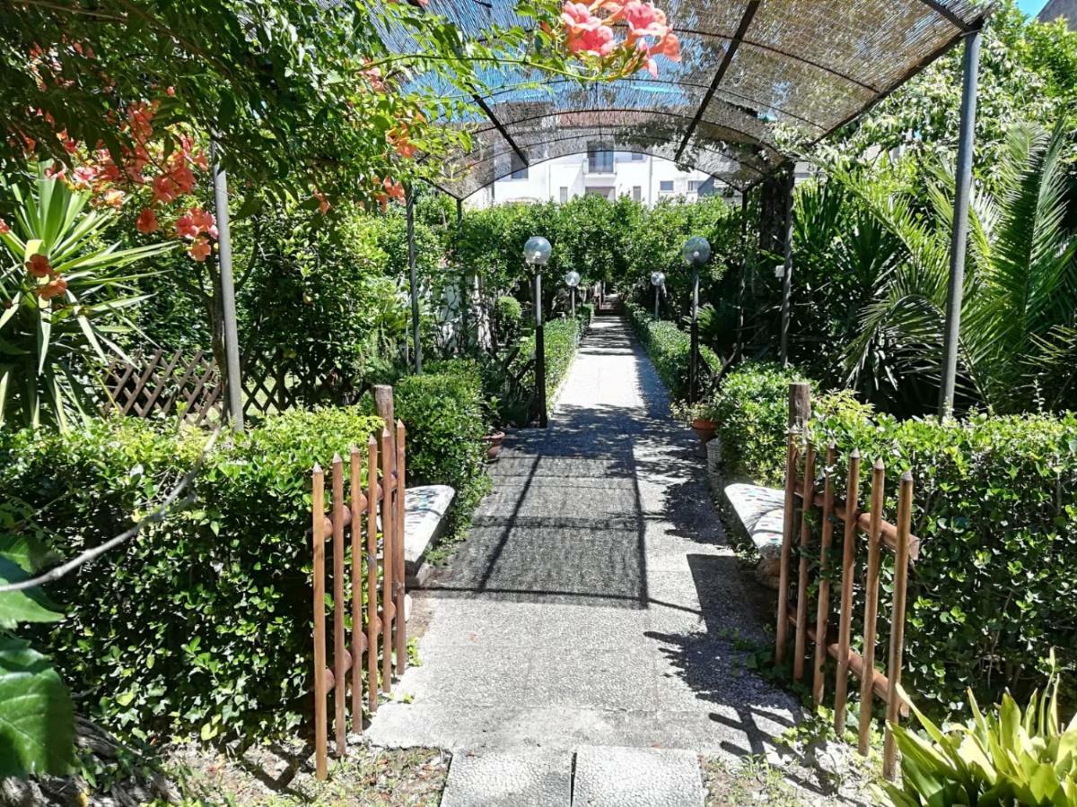 Residenza Caserta Sud - Appartamento Con Giardino Exteriör bild
