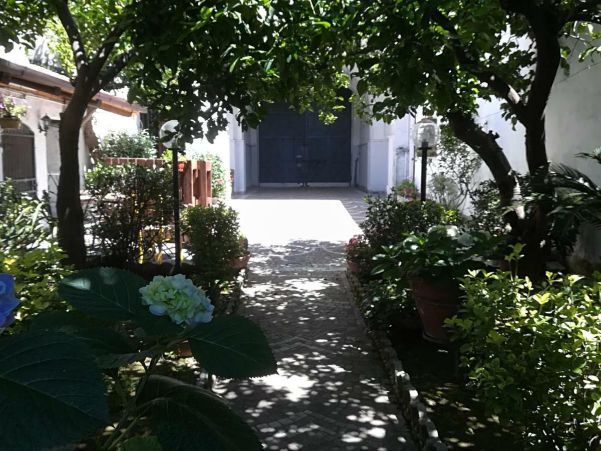 Residenza Caserta Sud - Appartamento Con Giardino Exteriör bild