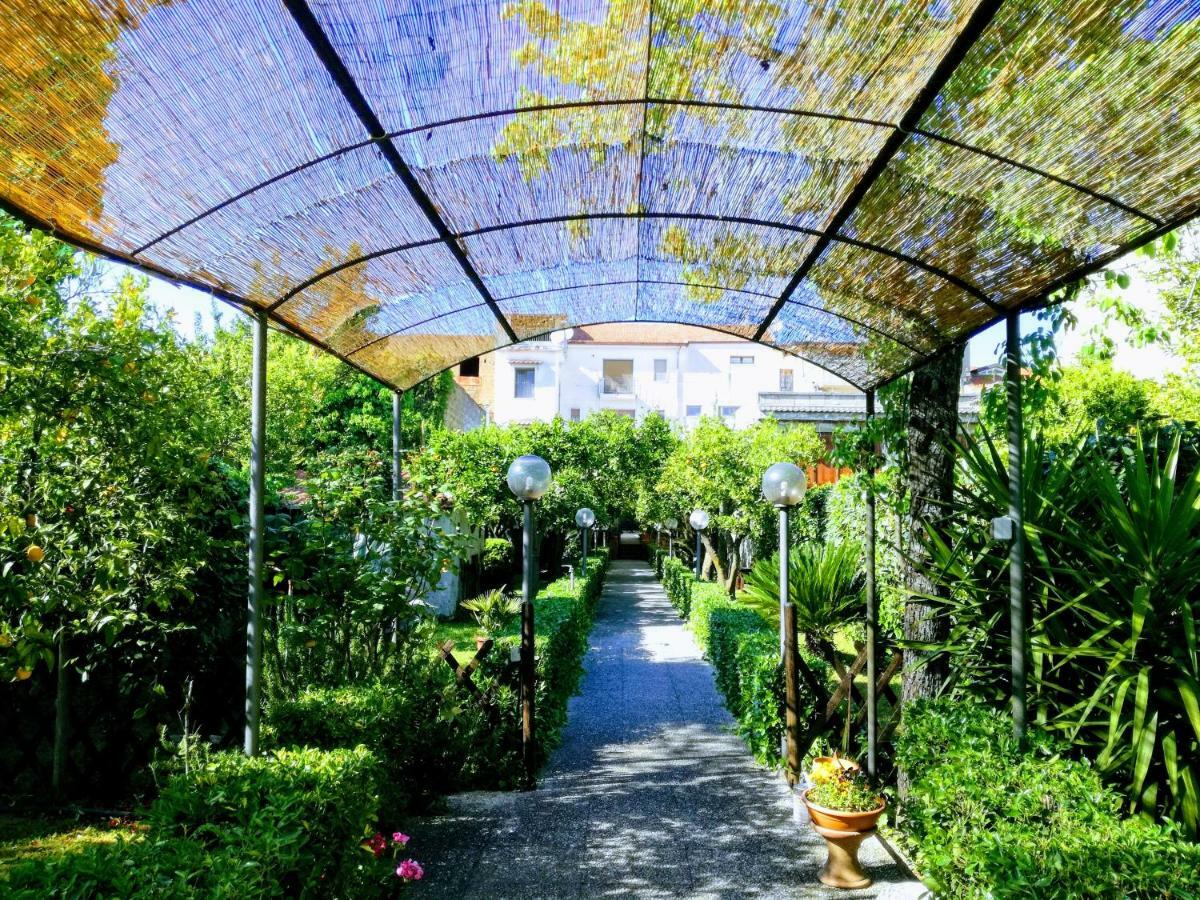 Residenza Caserta Sud - Appartamento Con Giardino Exteriör bild